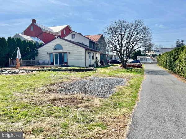 $345,000 | 203 West Franklin Street, Womelsdorf, PA 19567