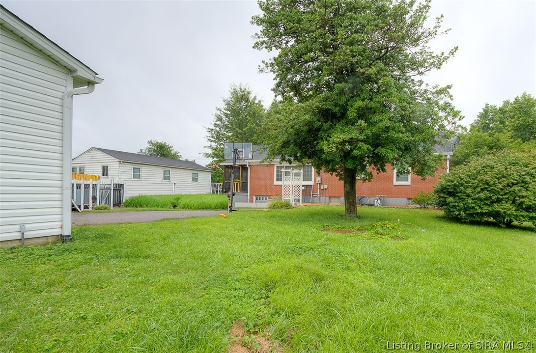 1352 Slate Run Road New Albany, IN 47150 - Photo 20 of 26