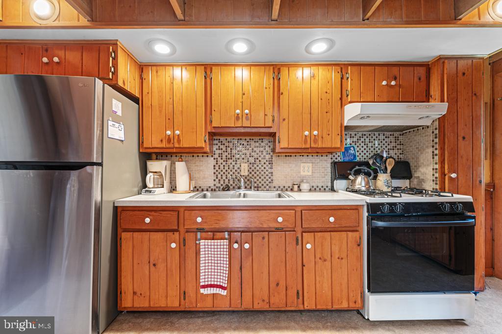 700 Violet Road Millville, NJ 08332 - Photo 15 of 35 kitchen