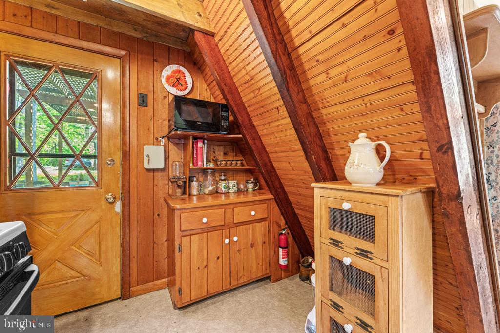 700 Violet Road Millville, NJ 08332 - Photo 17 of 35 kitchen/back door to large deck