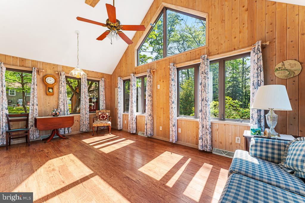 700 Violet Road Millville, NJ 08332 - Photo 9 of 35 living room/dining room