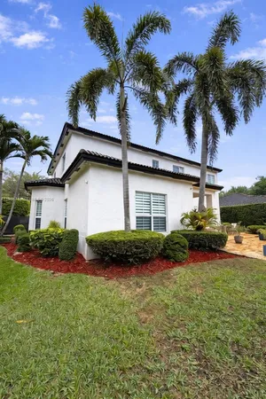 $7,999 | 7770 Northwest 161st Terrace, Miami Lakes, FL 33016