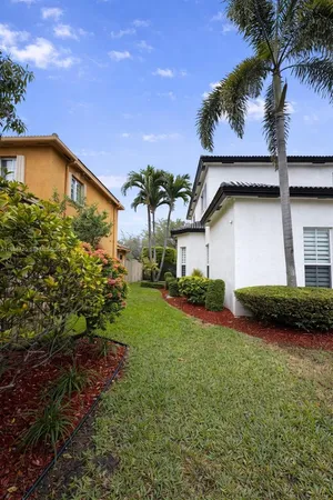 $7,999 | 7770 Northwest 161st Terrace, Miami Lakes, FL 33016