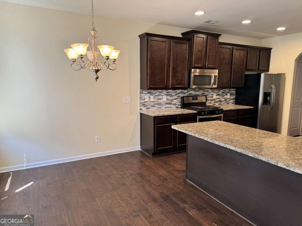 3405 Castleberry Vil Circle Cumming, GA 30040 - Photo 3 of 13