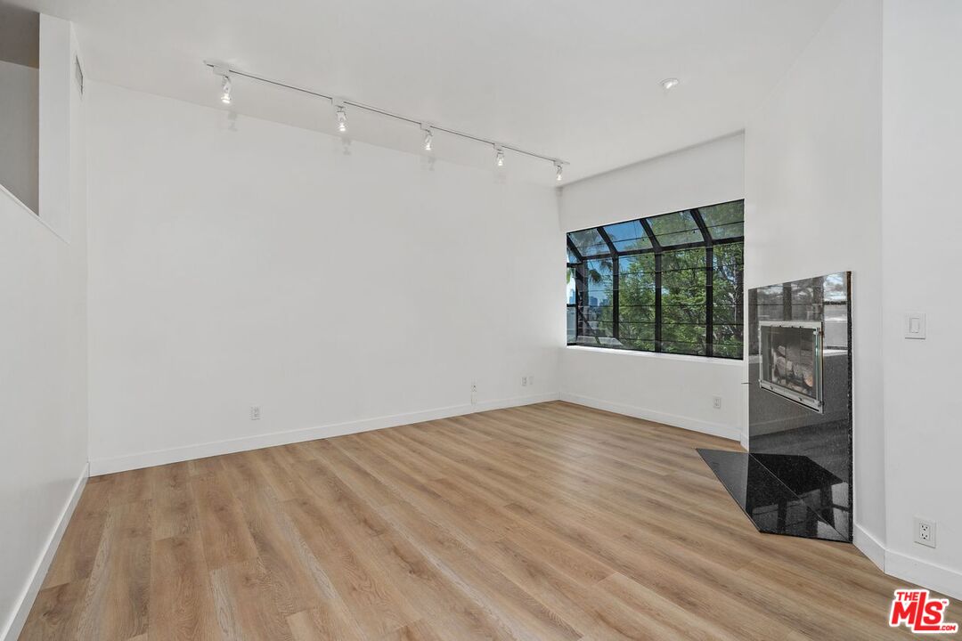 3023 Berkeley Avenue, Unit 8 Los Angeles, CA 90026 - Photo 8 of 38