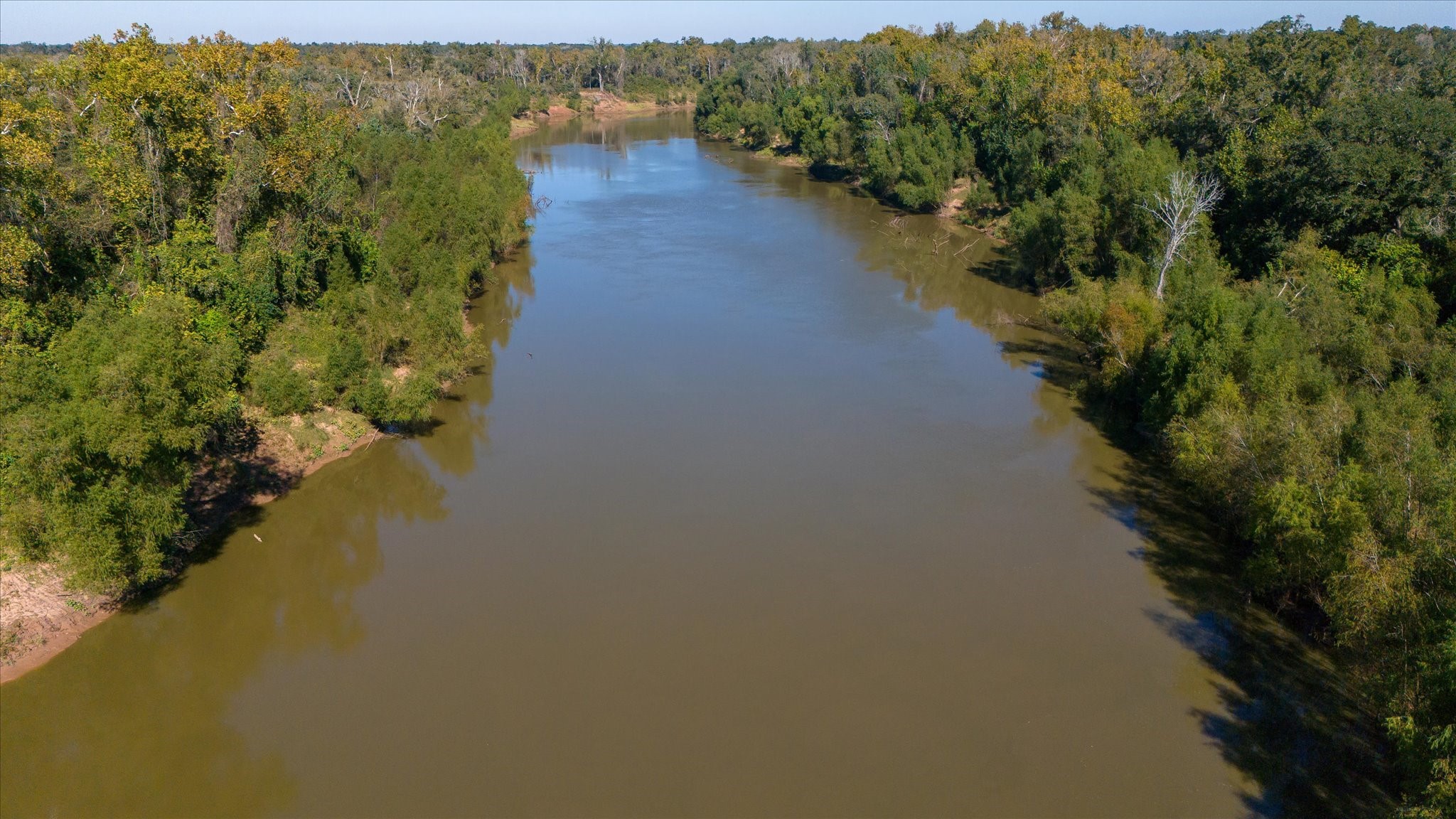 0 Cr 611 Angleton Tx 77515 Angleton, TX 77515 - Photo 15 of 33 a view of a lake from a yard