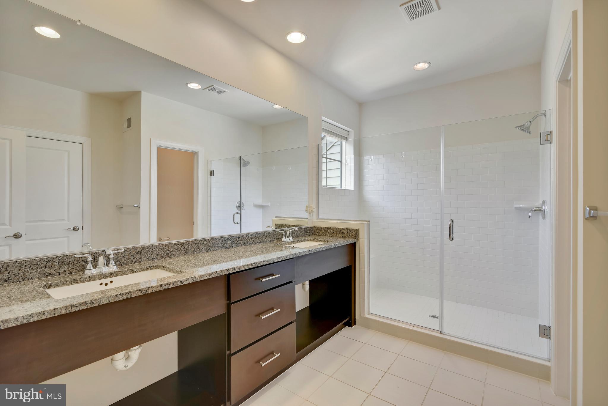 20442 Codman Drive Ashburn, VA 20147 - Photo 13 of 37 Master Bathroom