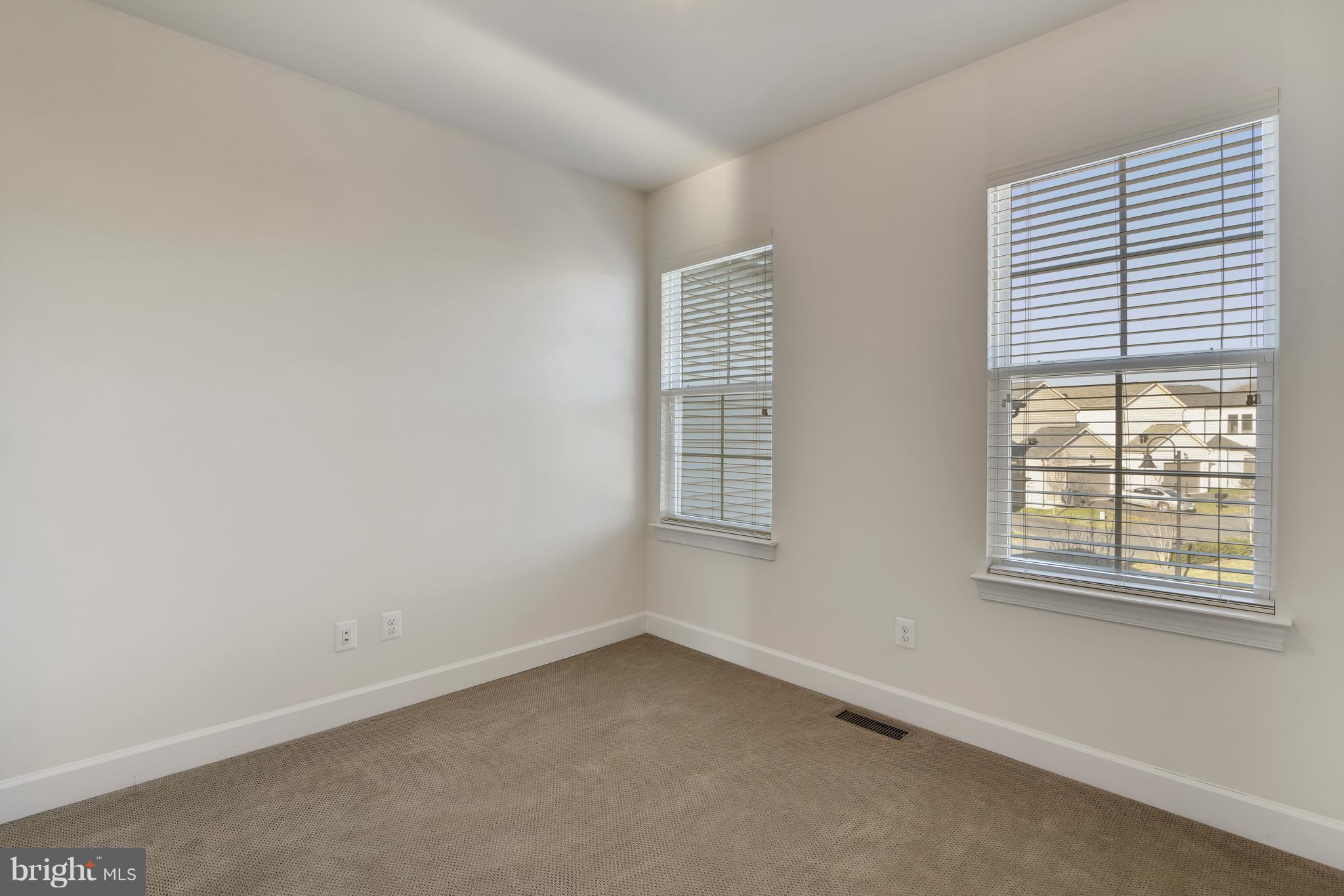 20442 Codman Drive Ashburn, VA 20147 - Photo 18 of 37 Bedroom