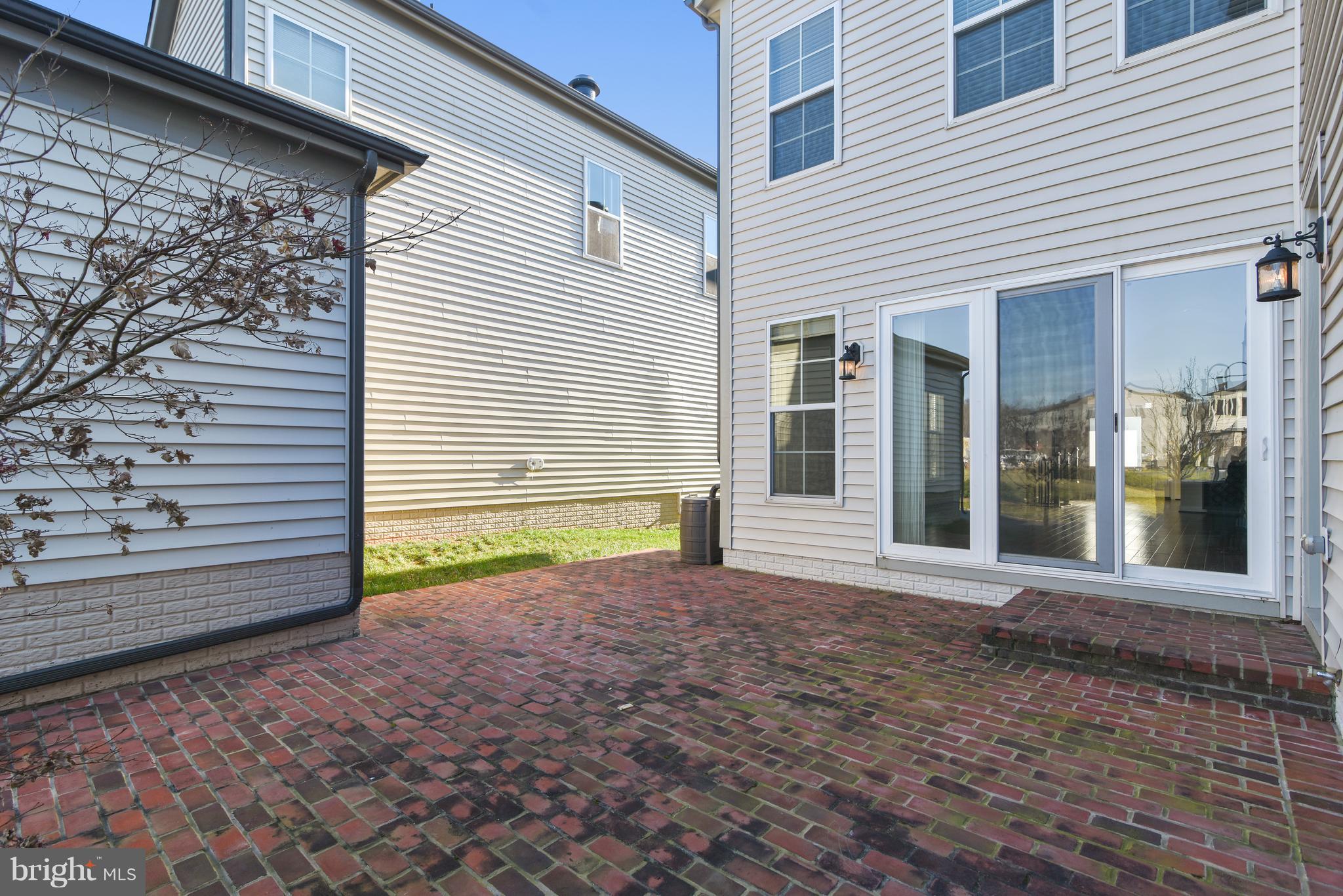20442 Codman Drive Ashburn, VA 20147 - Photo 27 of 37 Patio, perfectfor entertaining