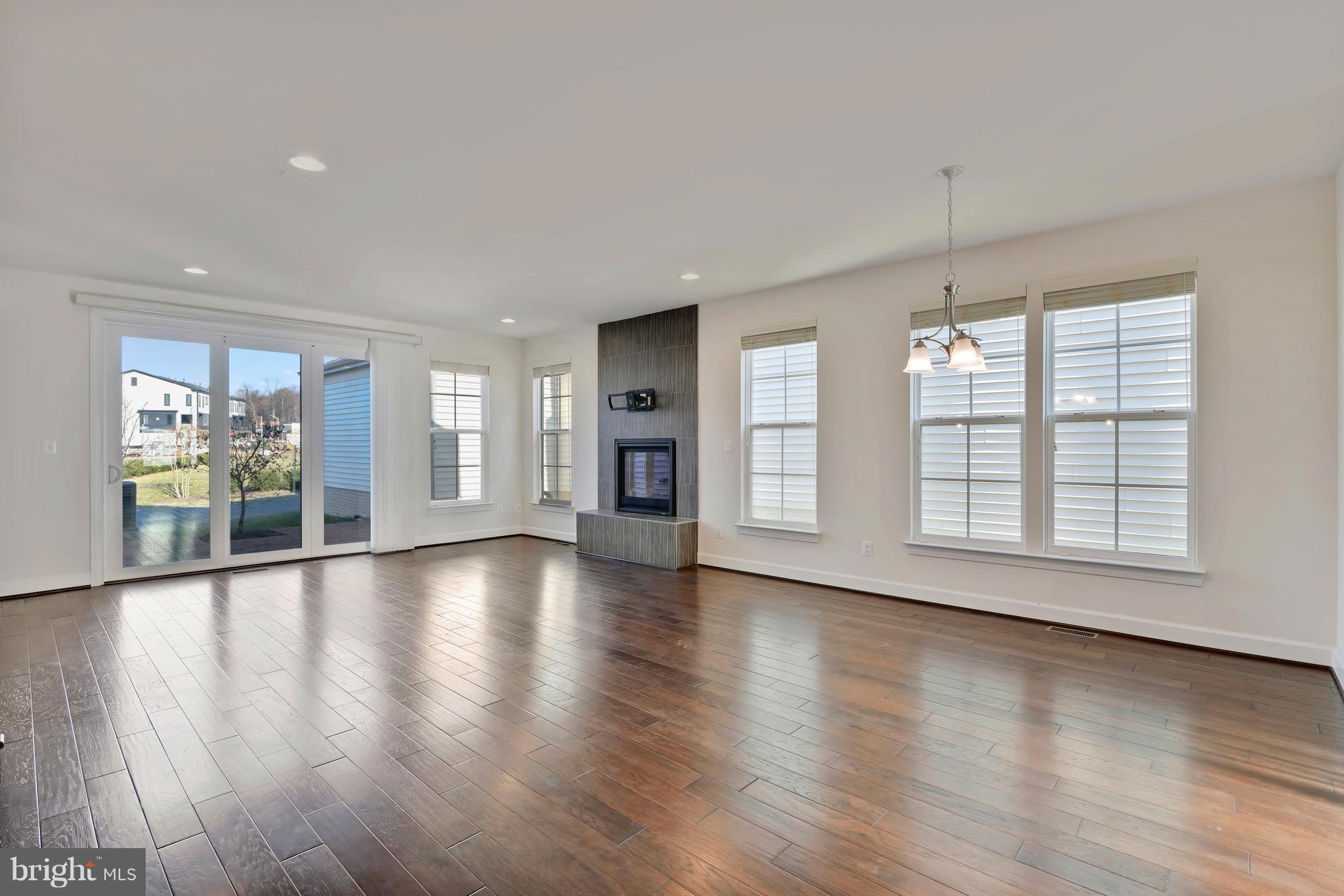 20442 Codman Drive Ashburn, VA 20147 - Photo 5 of 37 Lots of natural light