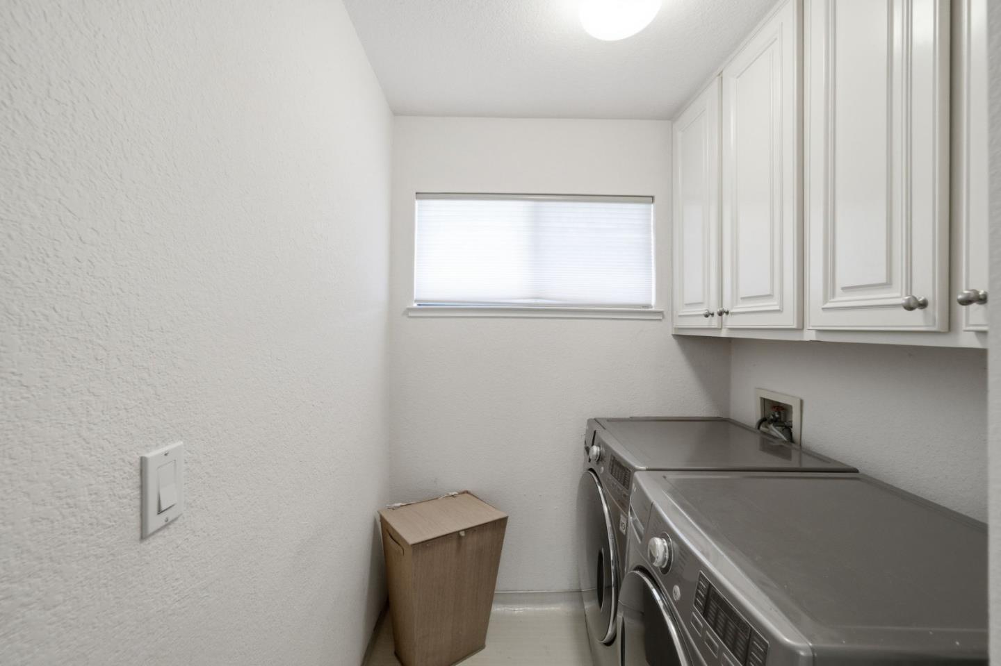 3030 Lakemont Drive, Unit 3 San Ramon, CA 94582 - Photo 28 of 43 a view of a microwave and cabinets