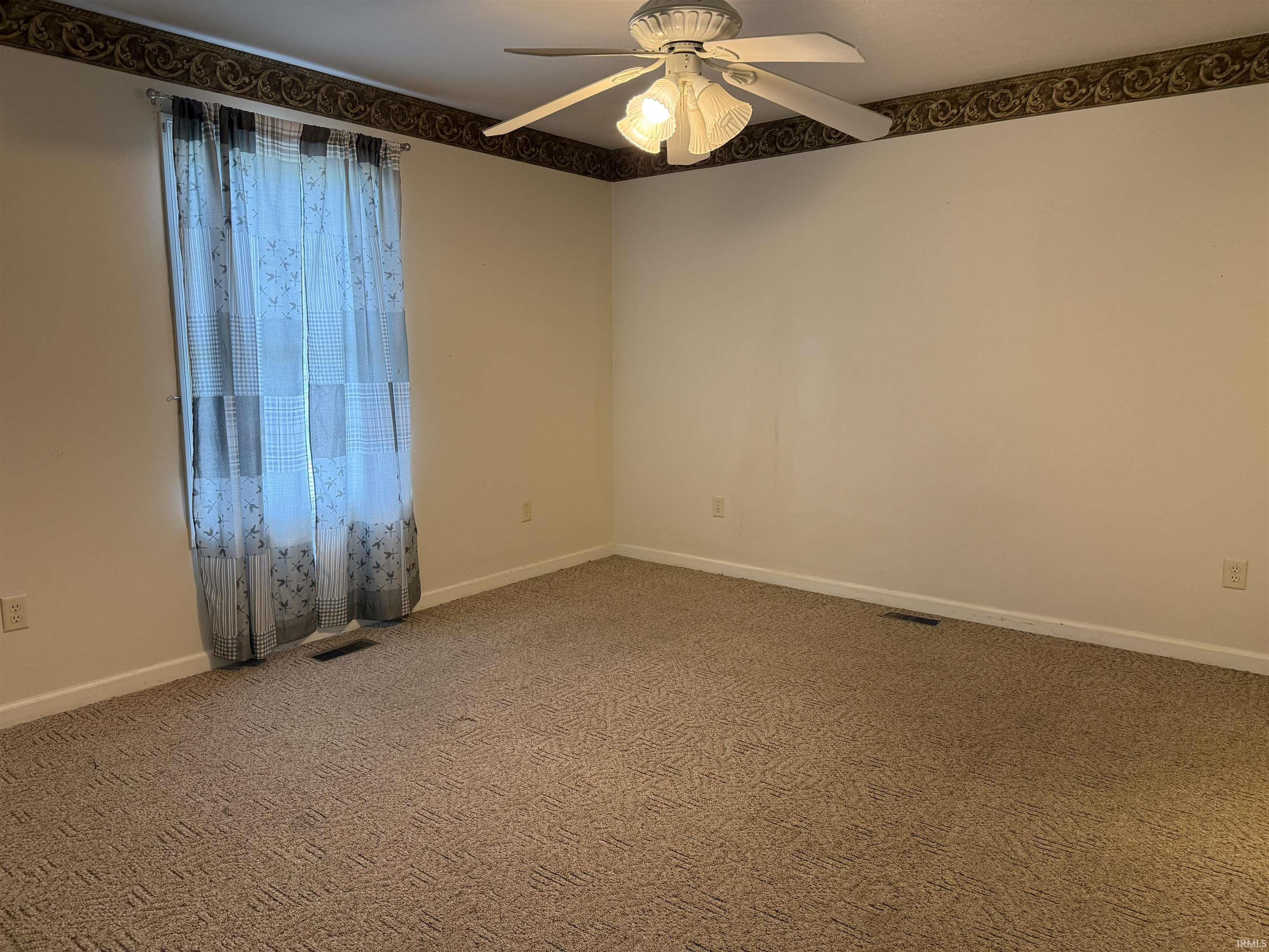 502 18th Street Bedford, IN 47421 - Photo 8 of 20