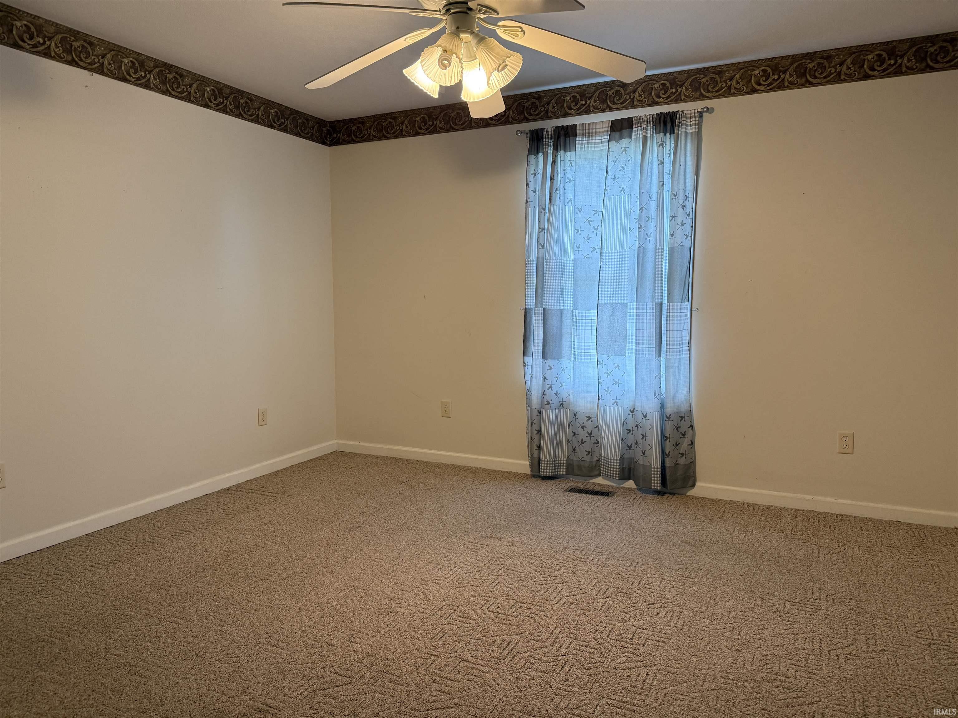 502 18th Street Bedford, IN 47421 - Photo 9 of 20