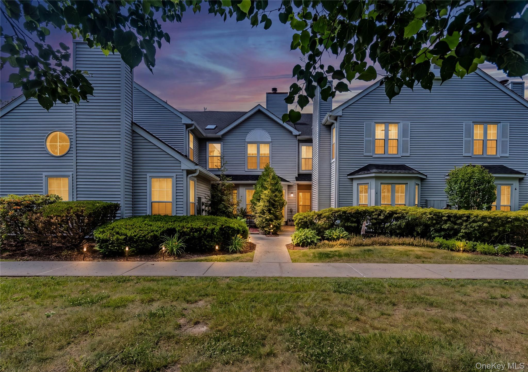 10 Olde Wagon Road Warwick, NY 10990 - Photo 2 of 31 Twilight profile