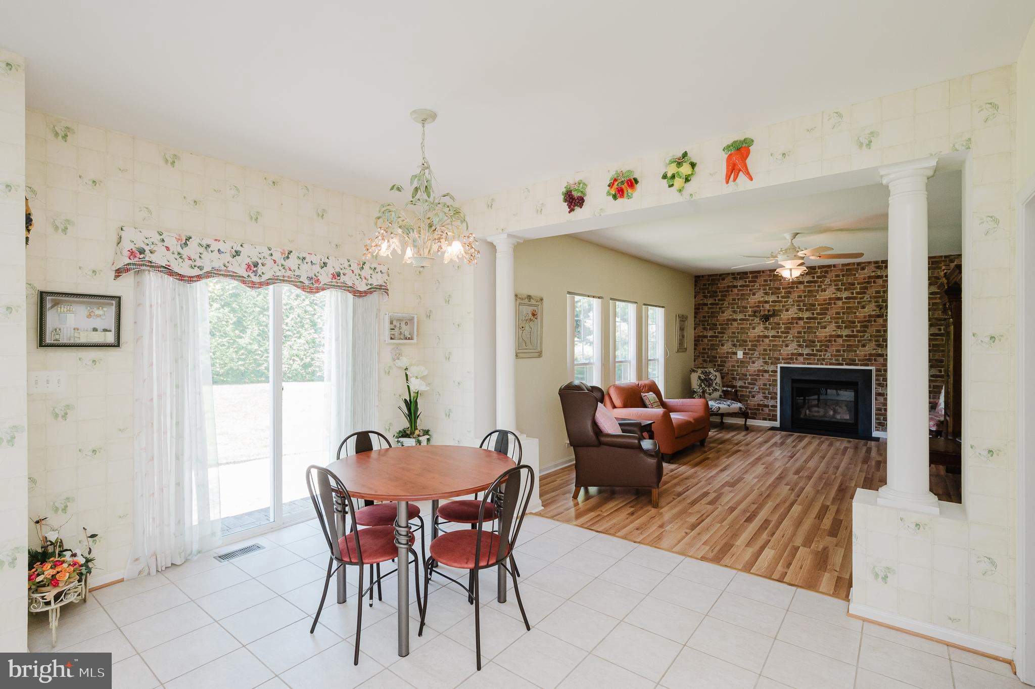 3805 Devonshire Road Hampstead, MD 21074 - Photo 28 of 92 Room for table between Family Room & Kitchen