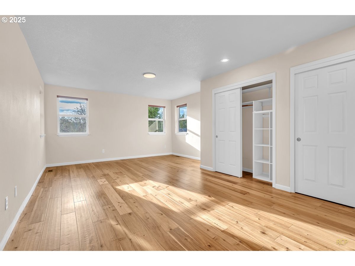36640 Yocum Loop Sandy, OR 97055 - Photo 10 of 20 Primary Bedroom