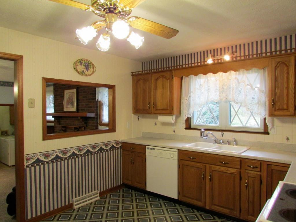 224 Ranger Drive Elizabethton, TN 37643 - Photo 12 of 28 Photo 12