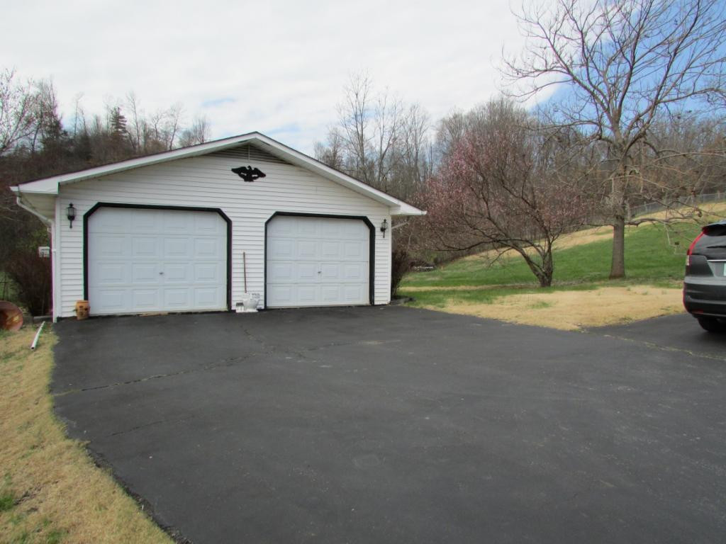 224 Ranger Drive Elizabethton, TN 37643 - Photo 3 of 28 Photo 3