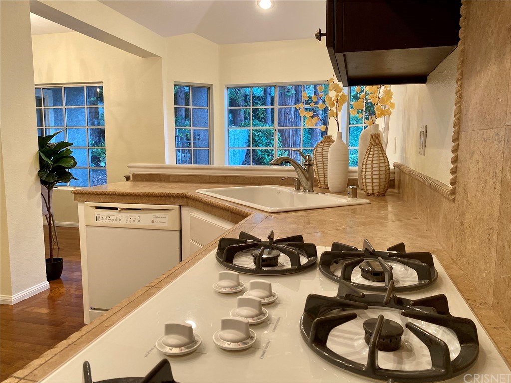 5688 Tanner Ridge Avenue Westlake Village, CA 91362 - Photo 9 of 32