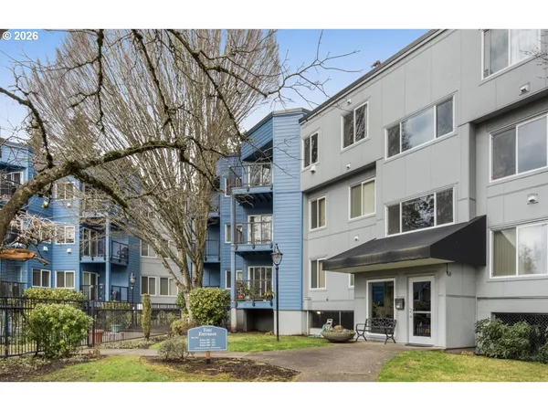$259,999 | 8720 Southwest Tualatin Road, Unit 205, Tualatin, OR 97062