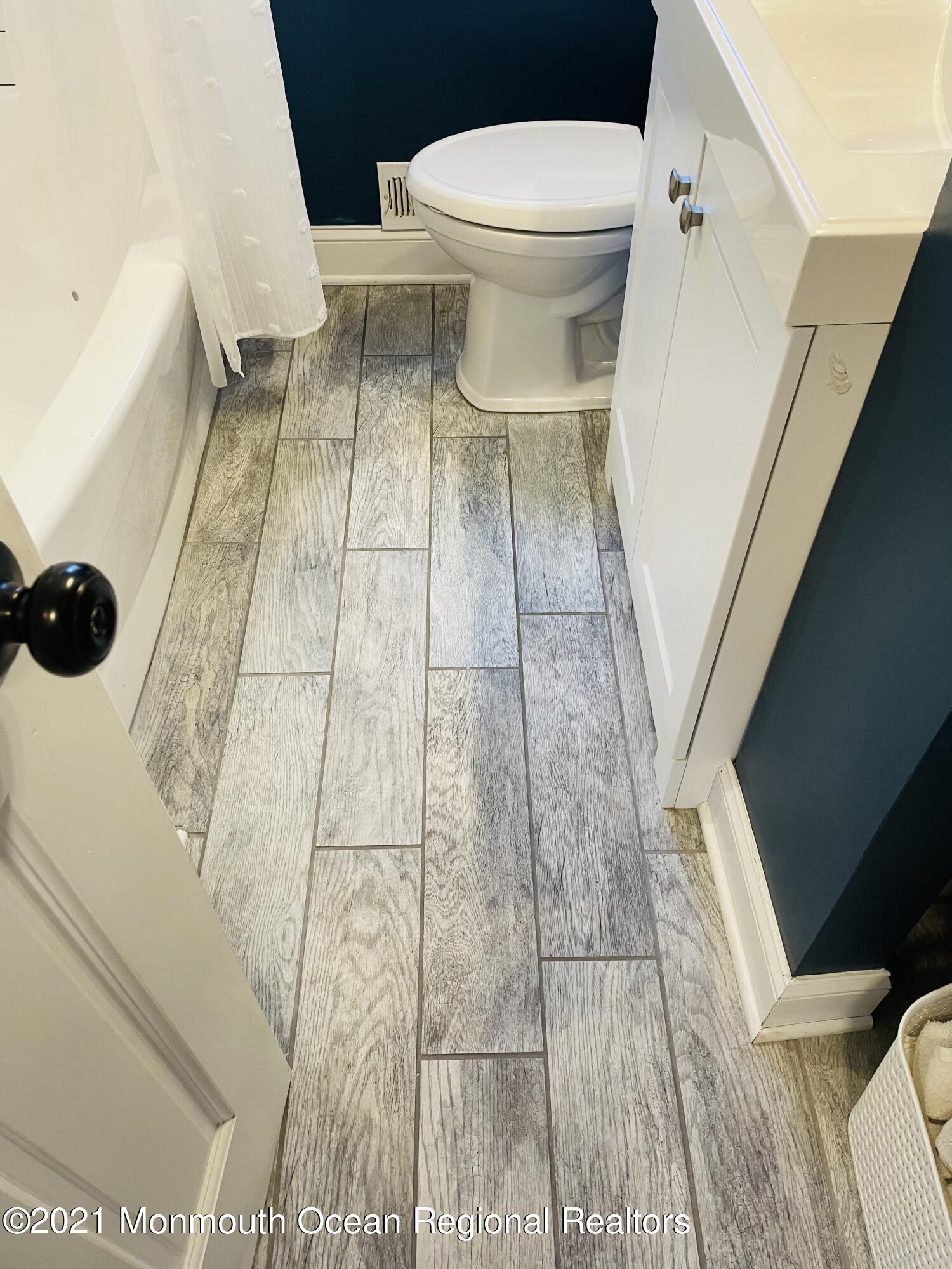 1414 Treeneedle Road Point Pleasant, NJ 08742 - Photo 16 of 27 D86F1783-4AA1-414D-A757-44CDED97653E