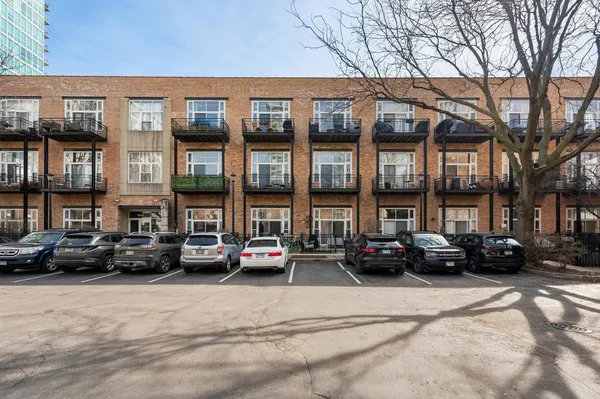 $265,000 | 1844 South Michigan Avenue, Unit 102, Chicago, IL 60616