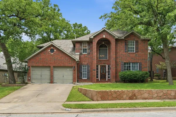 $499,900 | 3528 Creekside Court, Bedford, TX 76021