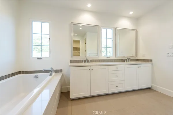 $3,390,000 | 162 Statura, Irvine, CA 92602