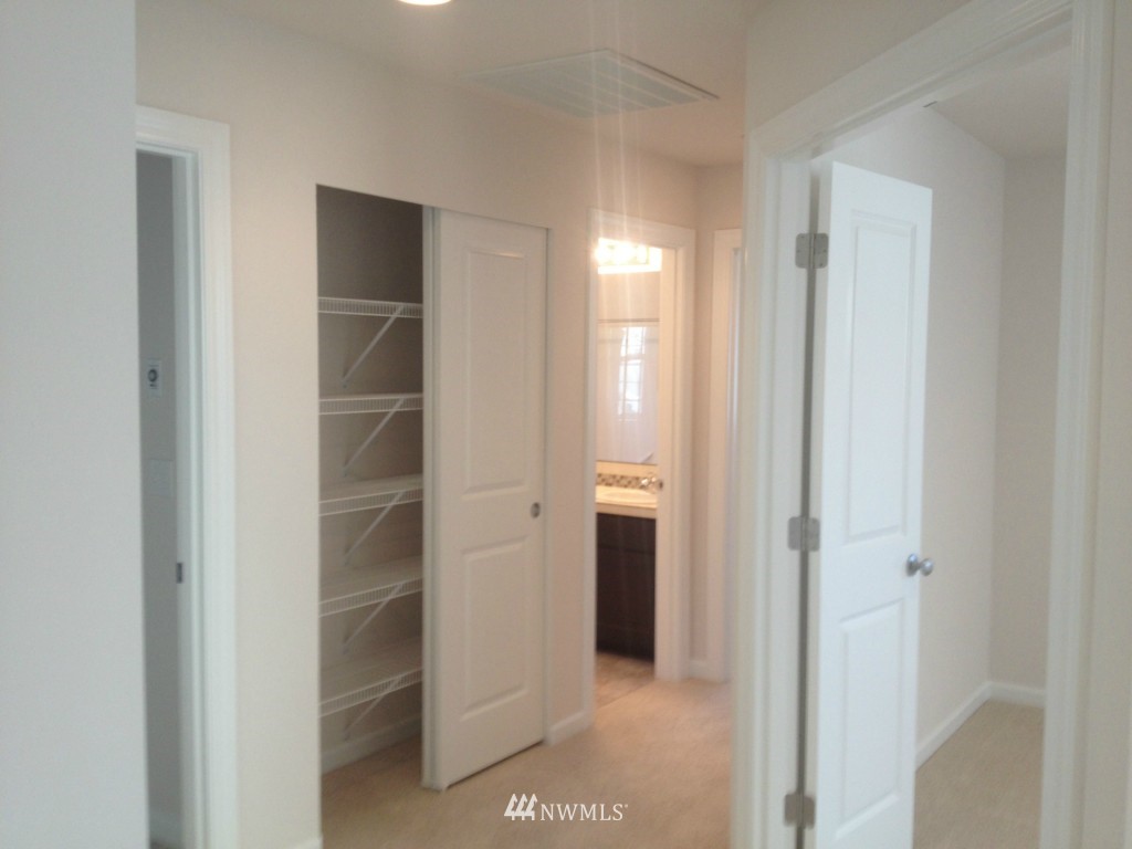 3602 195th Place Southeast, Unit 105 Bothell, WA 98012 - Photo 5 of 10 Gallery Image 5