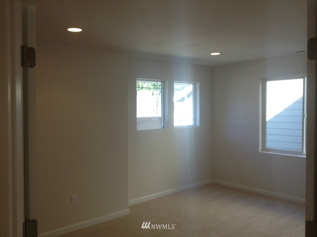3602 195th Place Southeast, Unit 105 Bothell, WA 98012 - Photo 9 of 10 Gallery Image 9