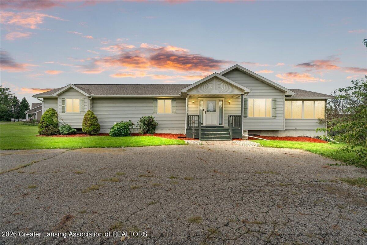 2104 Maurer Road Charlotte, MI 48813 - Photo 1 of 52 01-Media Jett -12