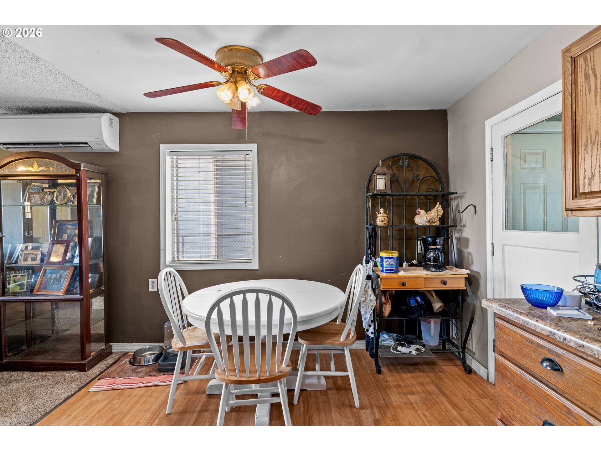 900 West 17th Street Coquille, OR 97423 - Photo 14 of 36 a dining room with a table and chairs