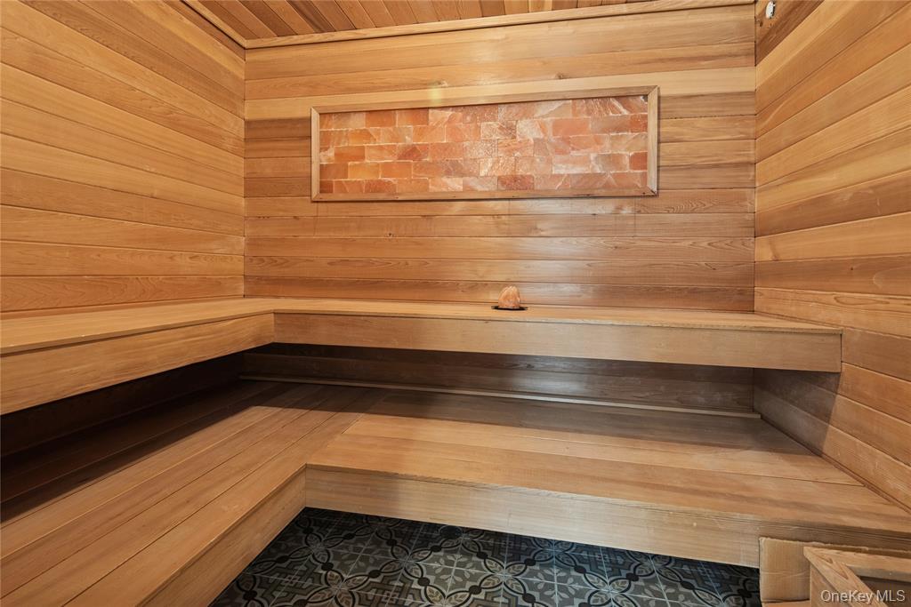 1190 Harbor Road Hewlett, NY 11557 - Photo 17 of 47