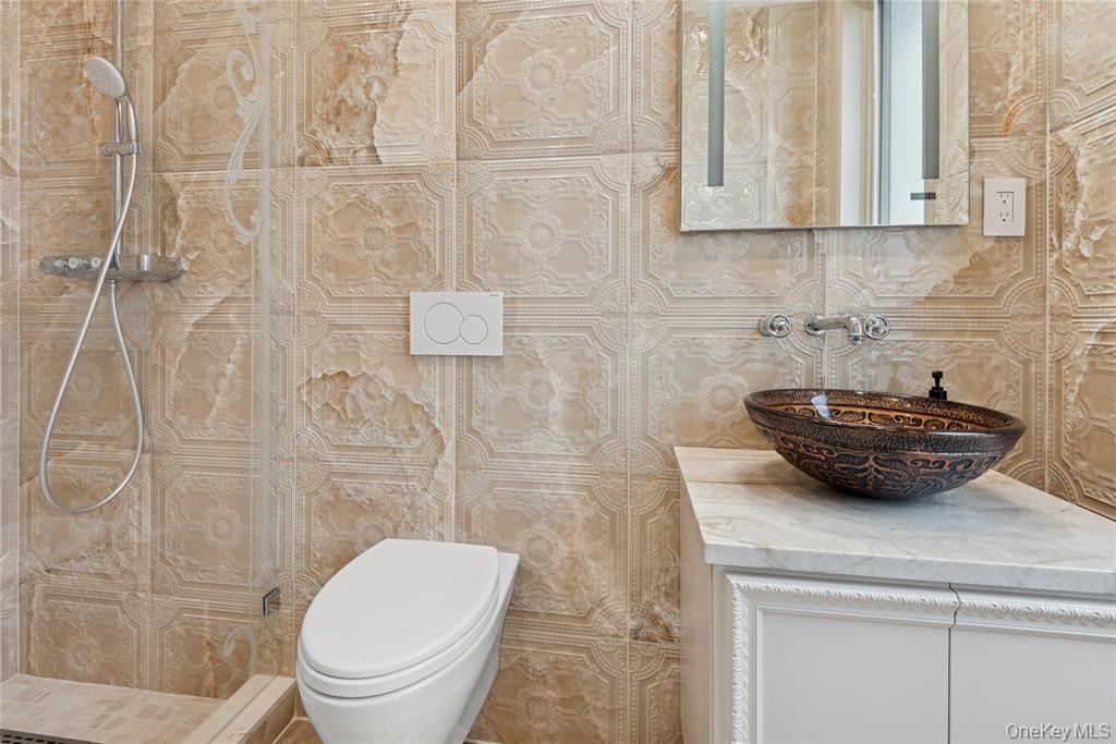 1190 Harbor Road Hewlett, NY 11557 - Photo 33 of 47