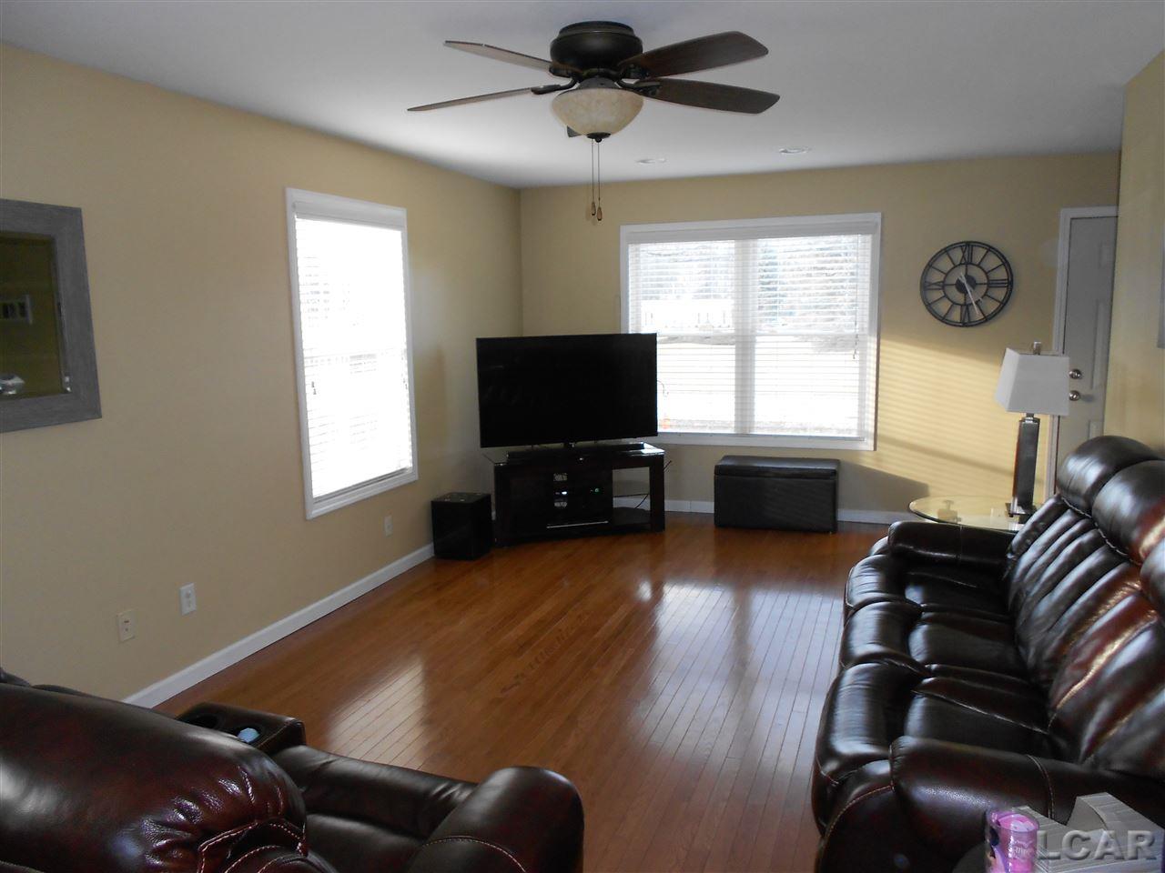 3963 Samaria Road Temperance, MI 48182 - Photo 8 of 24 31338918-7.JPG