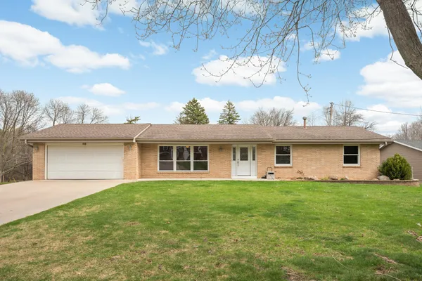 $424,900 | 110 Mayo Drive, Burnsville, MN 55337