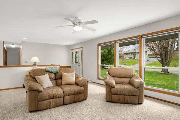 $424,900 | 110 Mayo Drive, Burnsville, MN 55337