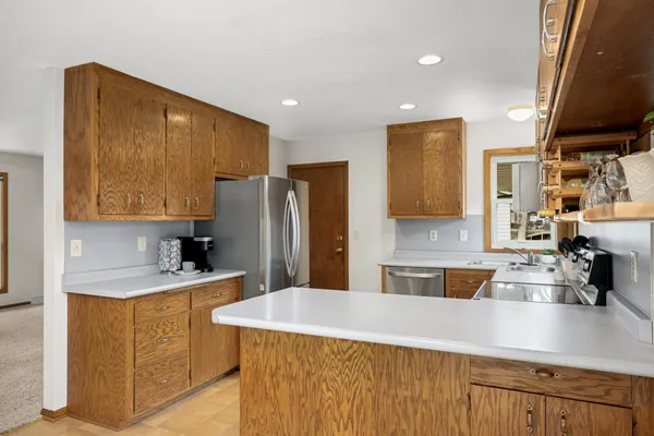 $424,900 | 110 Mayo Drive, Burnsville, MN 55337