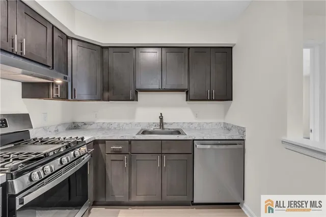 $440,000 | 1237 Waterford Drive, Unit 1237, Edison, NJ 08817