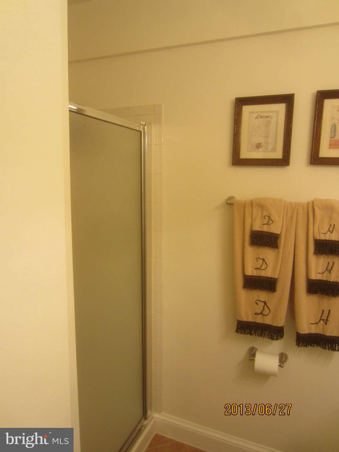 6250 Edsall Road, Unit 402 Alexandria, VA 22312 - Photo 13 of 18 Bath