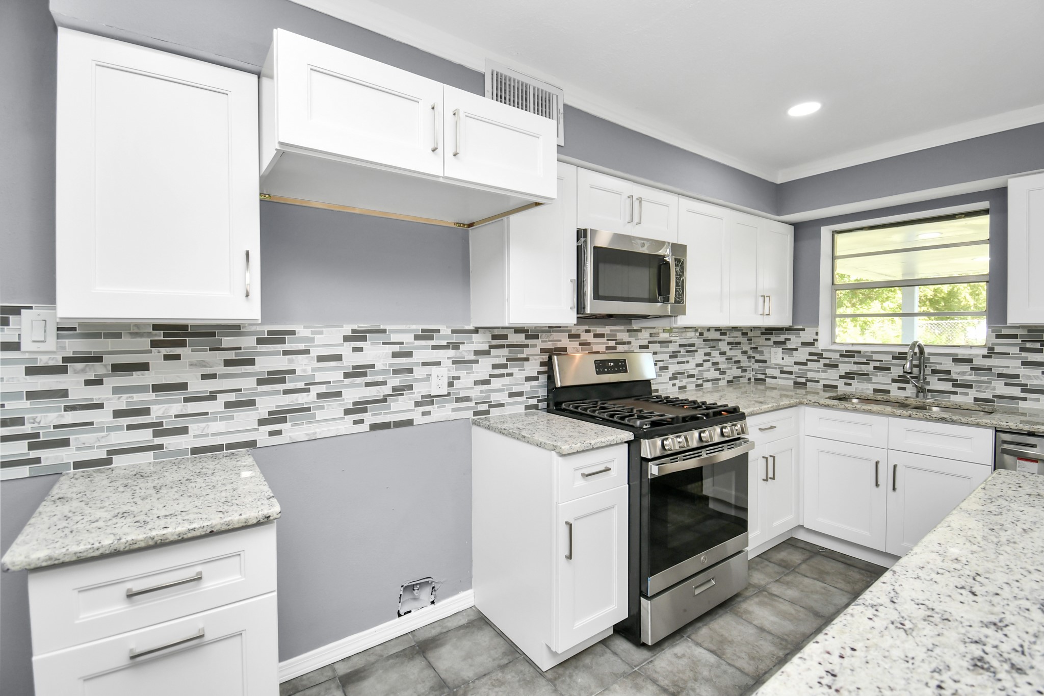 3103 Hartsville Road Houston, TX 77051 - Photo 8 of 49