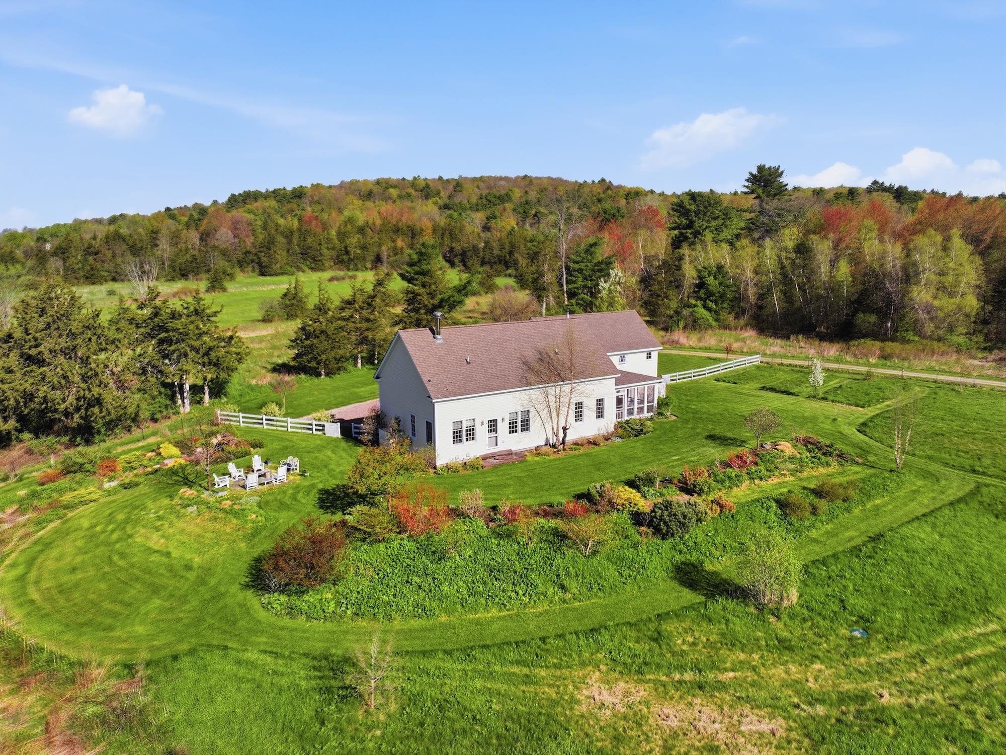 235 Primrose Lane Ferrisburgh, VT 05456 - Photo 1 of 50