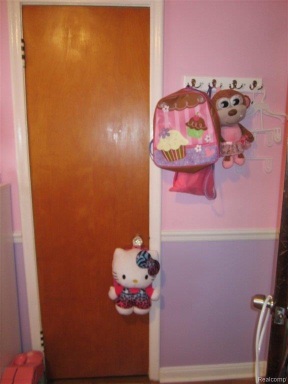 17460 Martin Road Roseville, MI 48066 - Photo 20 of 33 IMG_7945.JPG