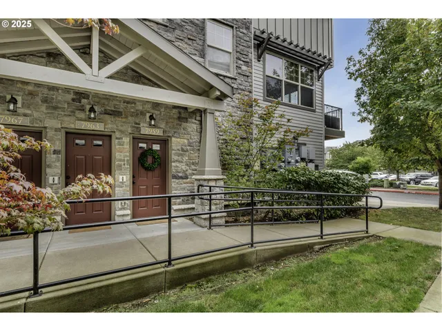 $358,500 | 7959 Northeast Rockne Way, Hillsboro, OR 97006