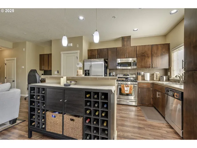 $358,500 | 7959 Northeast Rockne Way, Hillsboro, OR 97006