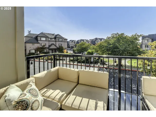 $358,500 | 7959 Northeast Rockne Way, Hillsboro, OR 97006