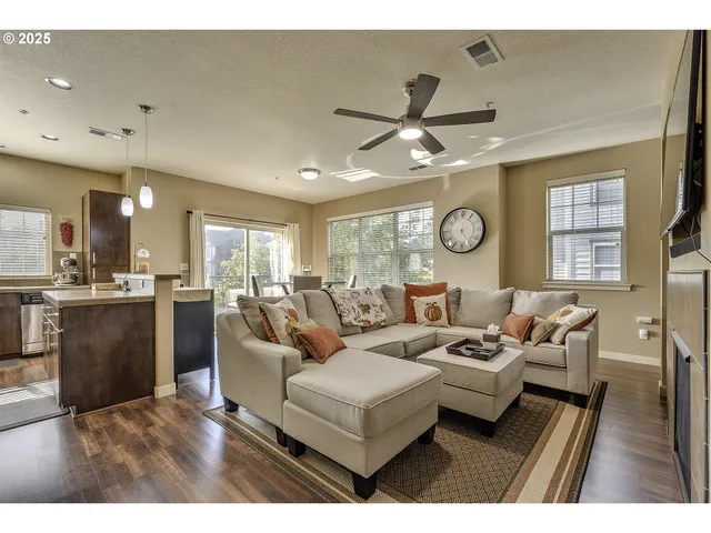 $358,500 | 7959 Northeast Rockne Way, Hillsboro, OR 97006