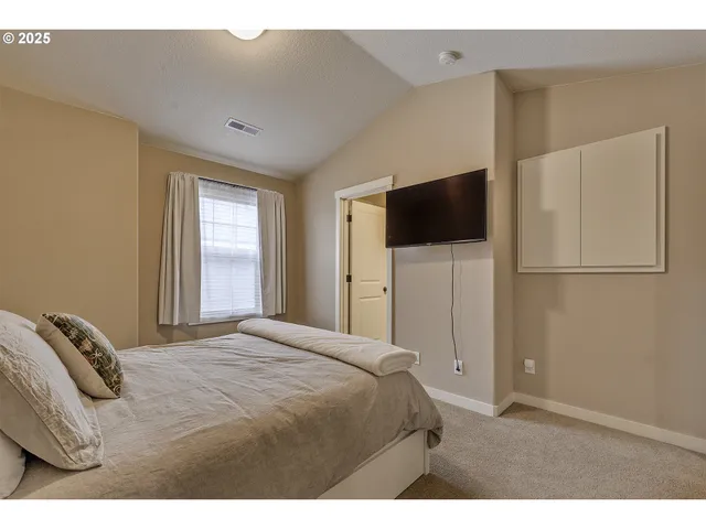 $358,500 | 7959 Northeast Rockne Way, Hillsboro, OR 97006