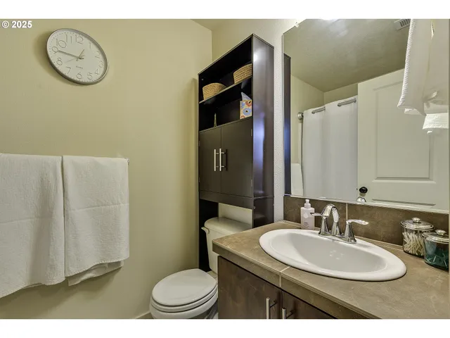 $358,500 | 7959 Northeast Rockne Way, Hillsboro, OR 97006