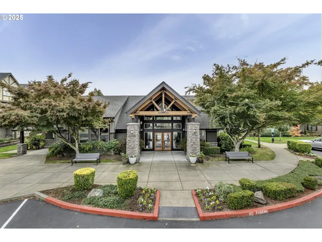 $358,500 | 7959 Northeast Rockne Way, Hillsboro, OR 97006